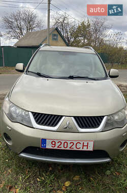 Позашляховик / Кросовер Mitsubishi Outlander 2008 в Бучі