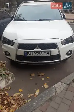 Mitsubishi Outlander 2011