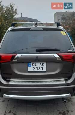 Позашляховик / Кросовер Mitsubishi Outlander 2018 в Ужгороді