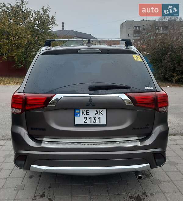 Внедорожник / Кроссовер Mitsubishi Outlander 2018 в Ужгороде