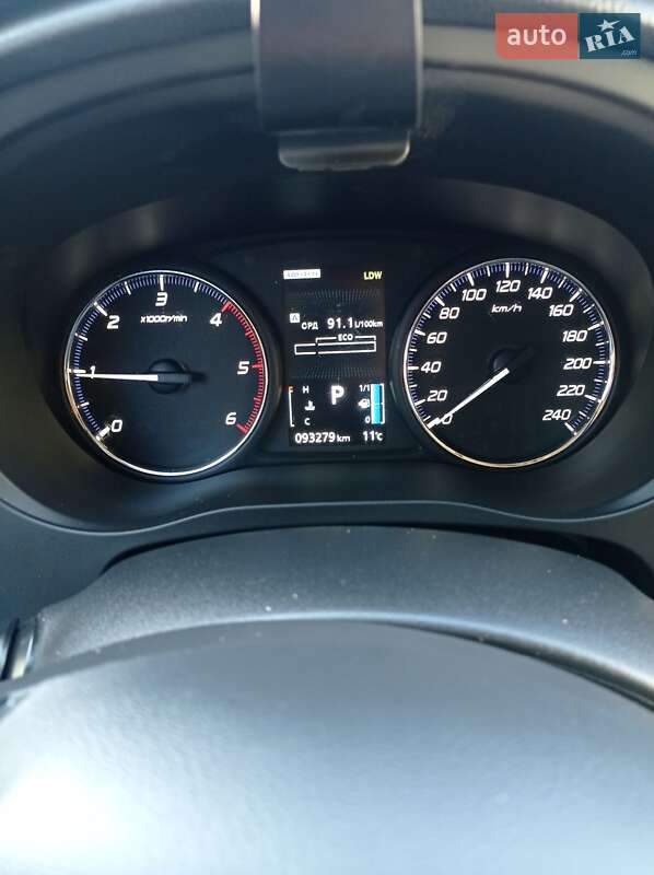 Внедорожник / Кроссовер Mitsubishi Outlander 2015 в Каменке