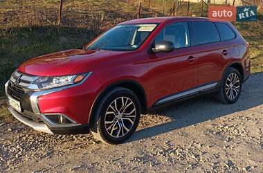 Внедорожник / Кроссовер Mitsubishi Outlander 2015 в Городке