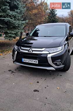 Внедорожник / Кроссовер Mitsubishi Outlander 2017 в Лозовой