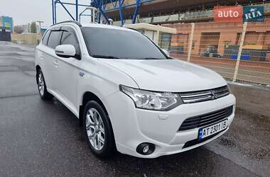 Mitsubishi Outlander 2014