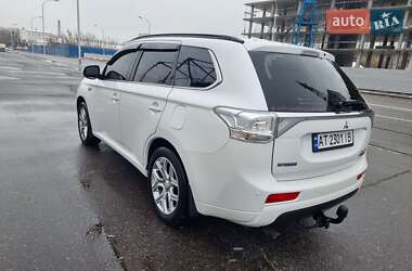 Внедорожник / Кроссовер Mitsubishi Outlander 2014 в Харькове