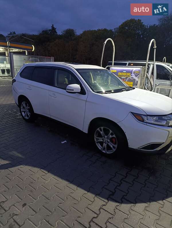 Позашляховик / Кросовер Mitsubishi Outlander 2013 в Білій Церкві