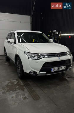 Mitsubishi Outlander 2015