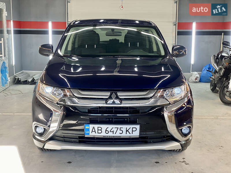 Внедорожник / Кроссовер Mitsubishi Outlander 2017 в Виннице