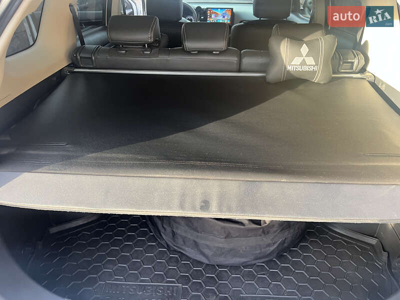 Позашляховик / Кросовер Mitsubishi Outlander 2018 в Кривому Розі