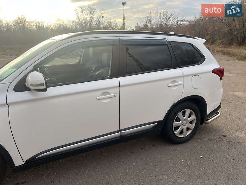 Позашляховик / Кросовер Mitsubishi Outlander 2018 в Кривому Розі