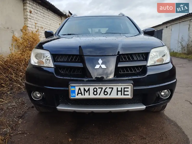 Внедорожник / Кроссовер Mitsubishi Outlander 2009 в 