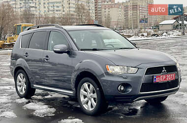 Внедорожник / Кроссовер Mitsubishi Outlander 2011 в Киеве