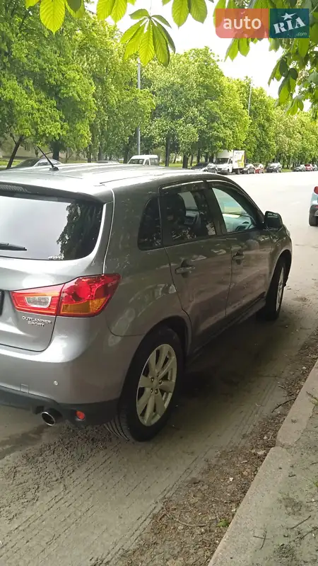 Mitsubishi Outlander 2015