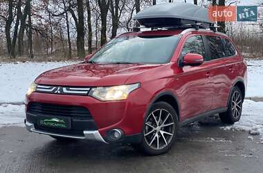 Позашляховик / Кросовер Mitsubishi Outlander 2014 в Києві