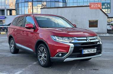 Позашляховик / Кросовер Mitsubishi Outlander 2015 в Києві