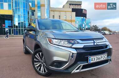 Внедорожник / Кроссовер Mitsubishi Outlander 2018 в Харькове