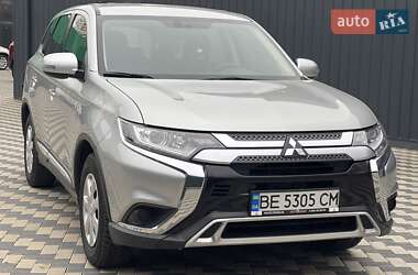 Внедорожник / Кроссовер Mitsubishi Outlander 2019 в Николаеве