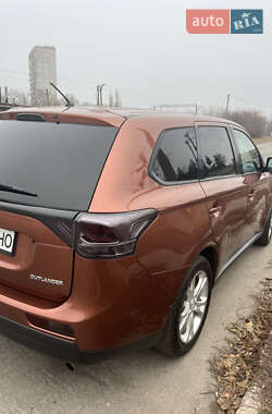 Позашляховик / Кросовер Mitsubishi Outlander 2013 в Харкові