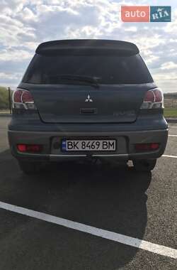 Внедорожник / Кроссовер Mitsubishi Outlander 2004 в Ровно