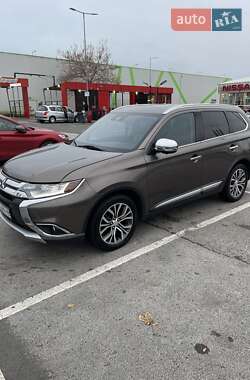 Mitsubishi Outlander 2017