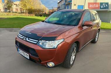 Позашляховик / Кросовер Mitsubishi Outlander 2012 в Луцьку