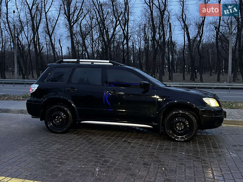 Внедорожник / Кроссовер Mitsubishi Outlander 2007 в Днепре