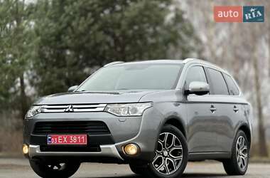 Позашляховик / Кросовер Mitsubishi Outlander 2015 в Дрогобичі