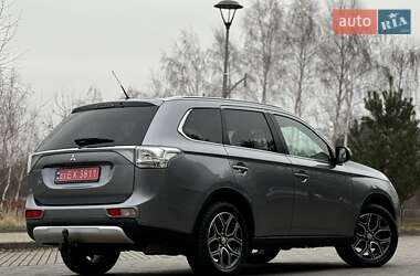 Позашляховик / Кросовер Mitsubishi Outlander 2015 в Дрогобичі