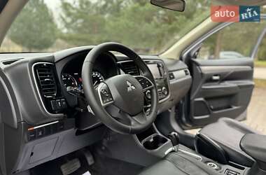 Позашляховик / Кросовер Mitsubishi Outlander 2015 в Дрогобичі