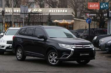 Позашляховик / Кросовер Mitsubishi Outlander 2018 в Києві