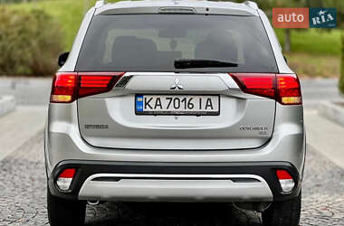Внедорожник / Кроссовер Mitsubishi Outlander 2019 в 