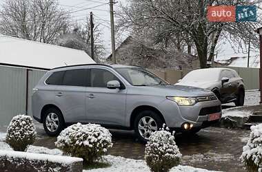 Позашляховик / Кросовер Mitsubishi Outlander 2014 в Рівному