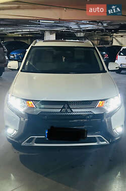 Внедорожник / Кроссовер Mitsubishi Outlander 2021 в Днепре