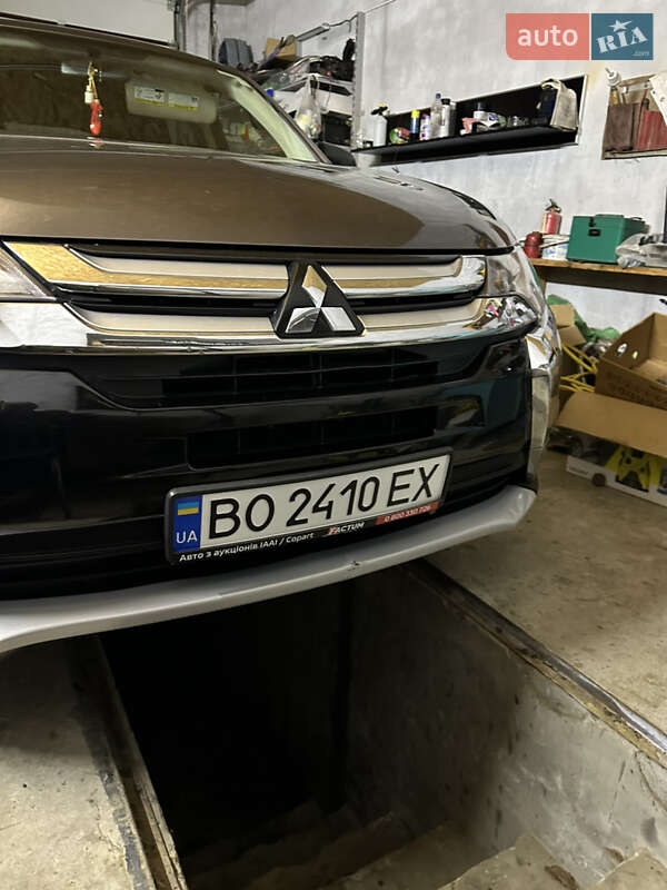 Позашляховик / Кросовер Mitsubishi Outlander 2018 в Кременці