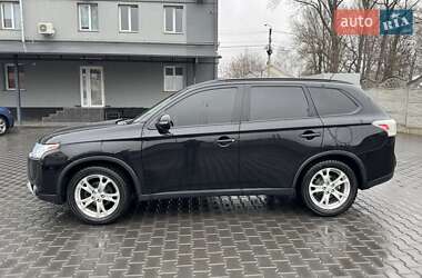 Позашляховик / Кросовер Mitsubishi Outlander 2014 в Чернівцях