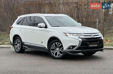 Позашляховик / Кросовер Mitsubishi Outlander 2017 в Миколаєві