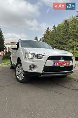 Mitsubishi Outlander 2011