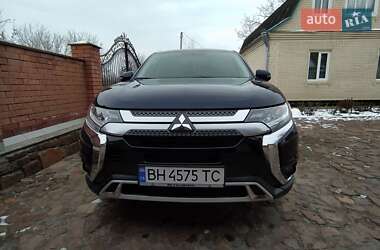 Позашляховик / Кросовер Mitsubishi Outlander 2019 в Бершаді