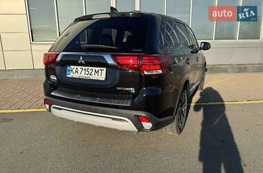 Позашляховик / Кросовер Mitsubishi Outlander 2019 в Києві