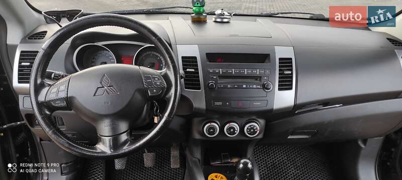 Внедорожник / Кроссовер Mitsubishi Outlander 2007 в Сарнах