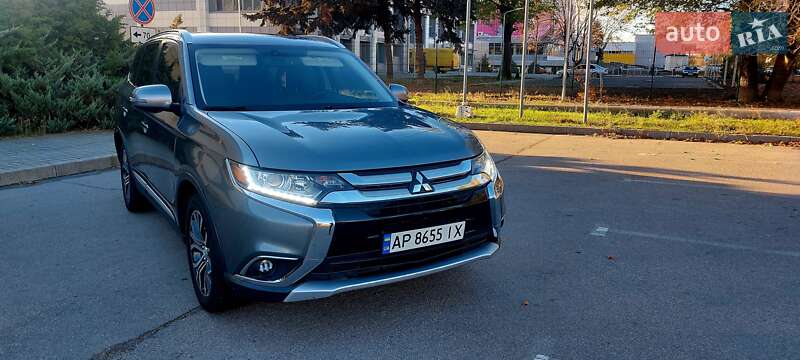 Внедорожник / Кроссовер Mitsubishi Outlander 2017 в Запорожье