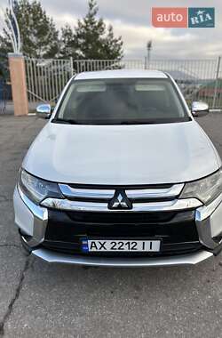 Mitsubishi Outlander 2015