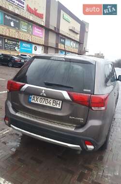 Внедорожник / Кроссовер Mitsubishi Outlander 2016 в Харькове