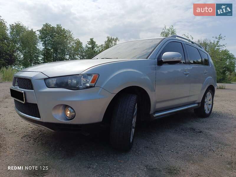 Позашляховик / Кросовер Mitsubishi Outlander 2011 в Глевасі