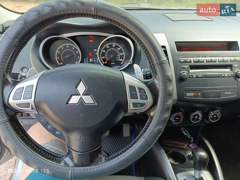 Позашляховик / Кросовер Mitsubishi Outlander 2011 в Глевасі