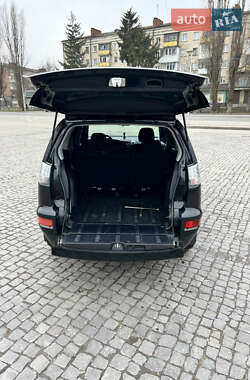 Внедорожник / Кроссовер Mitsubishi Outlander 2011 в 