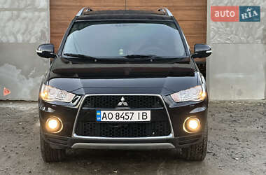 Внедорожник / Кроссовер Mitsubishi Outlander 2010 в 
