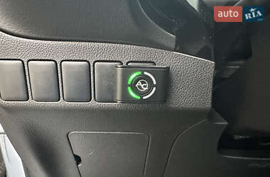 Внедорожник / Кроссовер Mitsubishi Outlander 2013 в 