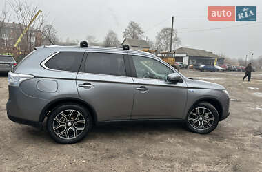 Позашляховик / Кросовер Mitsubishi Outlander 2015 в Ніжині