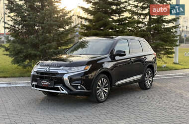 Позашляховик / Кросовер Mitsubishi Outlander 2019 в Одесі